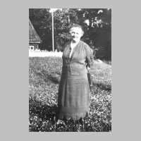 104-0087 Agnes Miegel, -Mutter Ostpreussen-, zu Besuch in Ripkeim in der Bauernschule.jpg